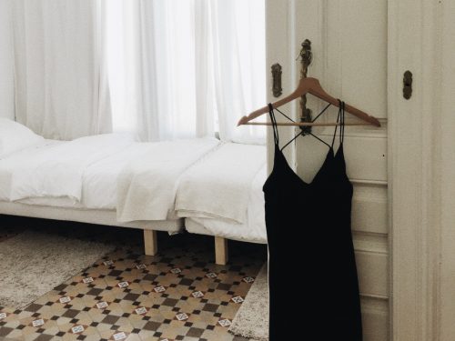 5 Ways That You Can Wear Your LBD And Look Fabulous