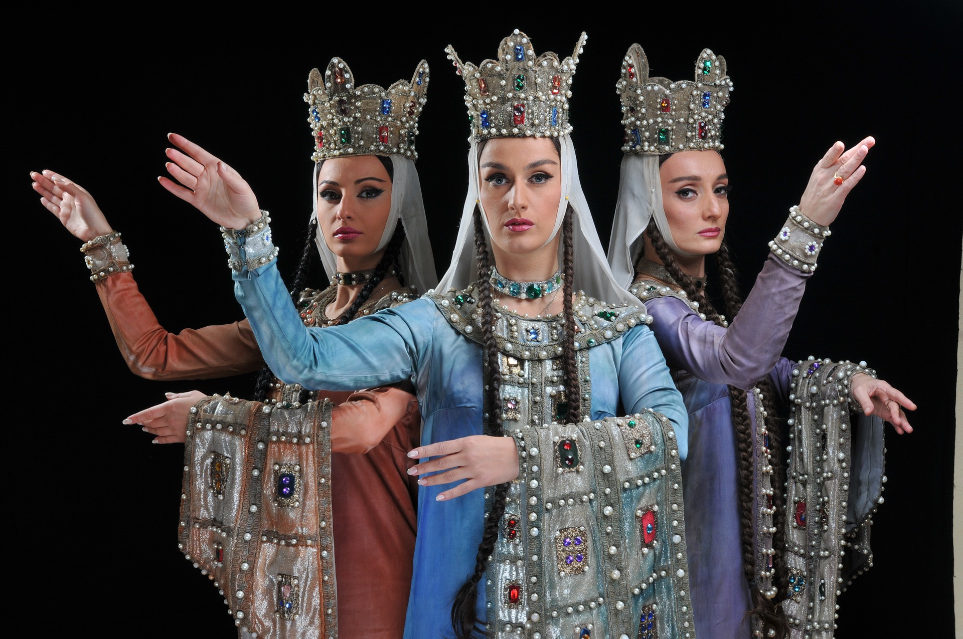 2019, new year, habits, productivity, queens, queen, she thequeen, she thequeen magazine, 10 habits to develop in 2019, positive habits, success, entrepreneurship, millionaire mindset, successful women, women in business