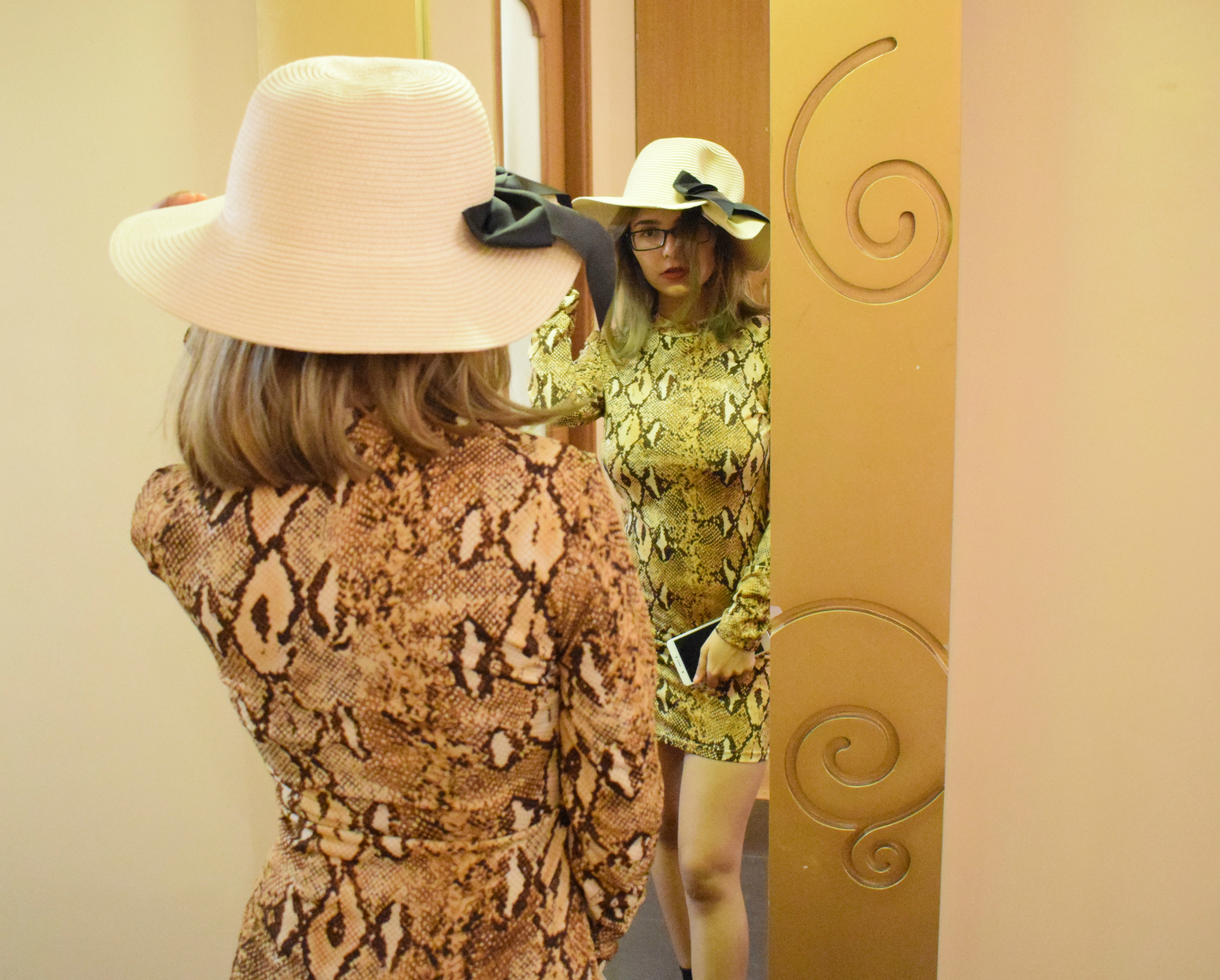 What You Need To Know About Internal Beauty, Internal Beauty, She TheQueen, Annie Chopra, Dress, Beauty, Beautiful, Women, She TheQueen, She TheQueen Magazine, Women's Magazine, Hat, Snake Print, Snake Print Dress, Pretty Dresses, Women With Style, Fashion, Wellness, Internal Wellbeing, Beautiful Women, Skin Care, Self Love, Clear Skin